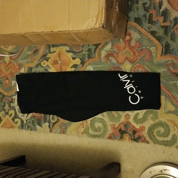 Calvin Klein Performance - Picture 1 of 3